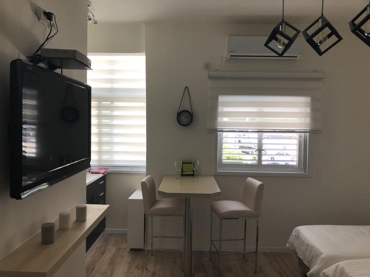 Studio Apartment In Bat-Yam 巴特亚姆 外观 照片