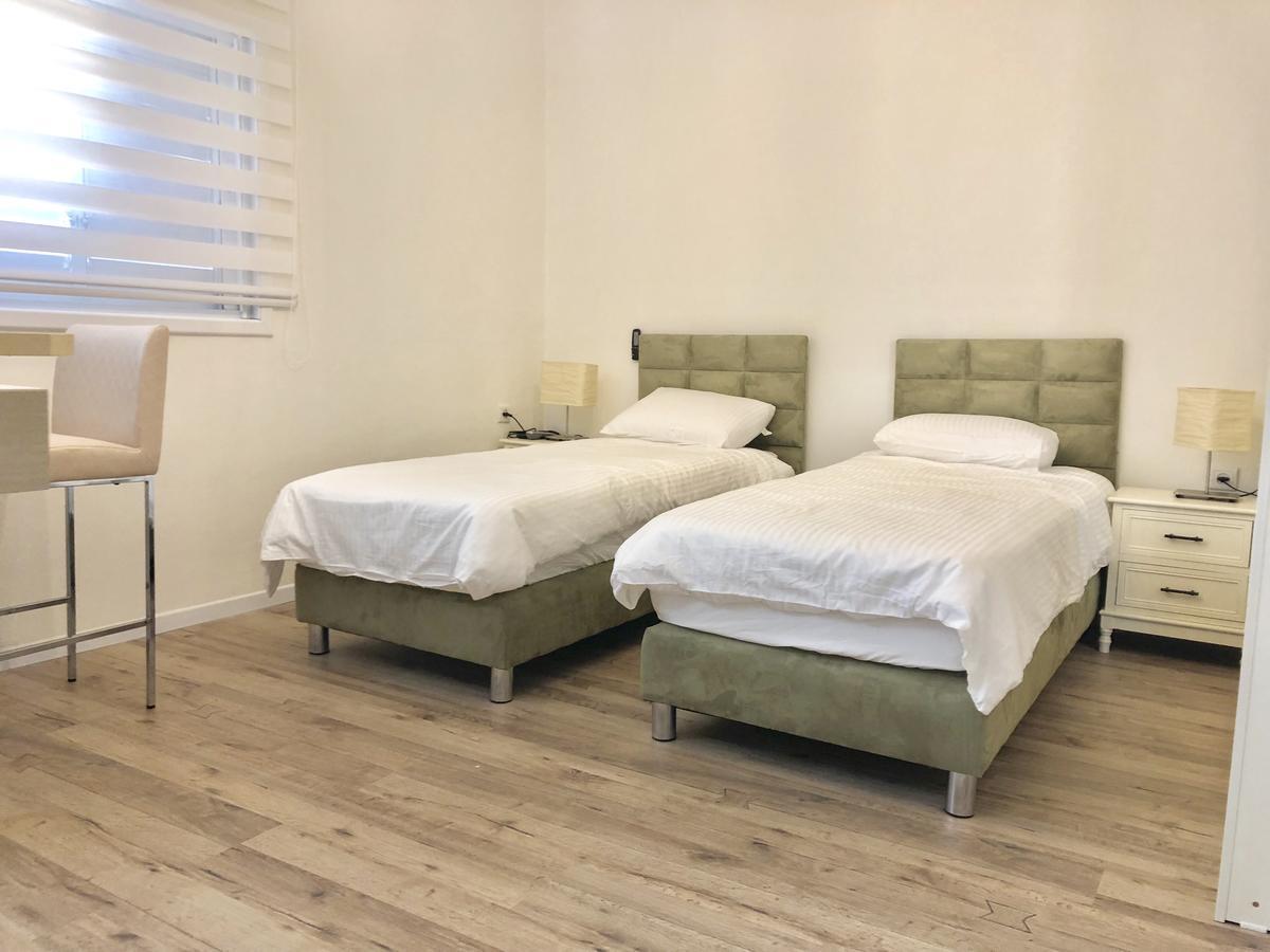 Studio Apartment In Bat-Yam 巴特亚姆 外观 照片